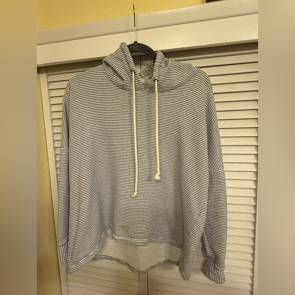 O'Neill Cozy Pull Over Hoodie Women’s Large Striped - Picture 1 of 13